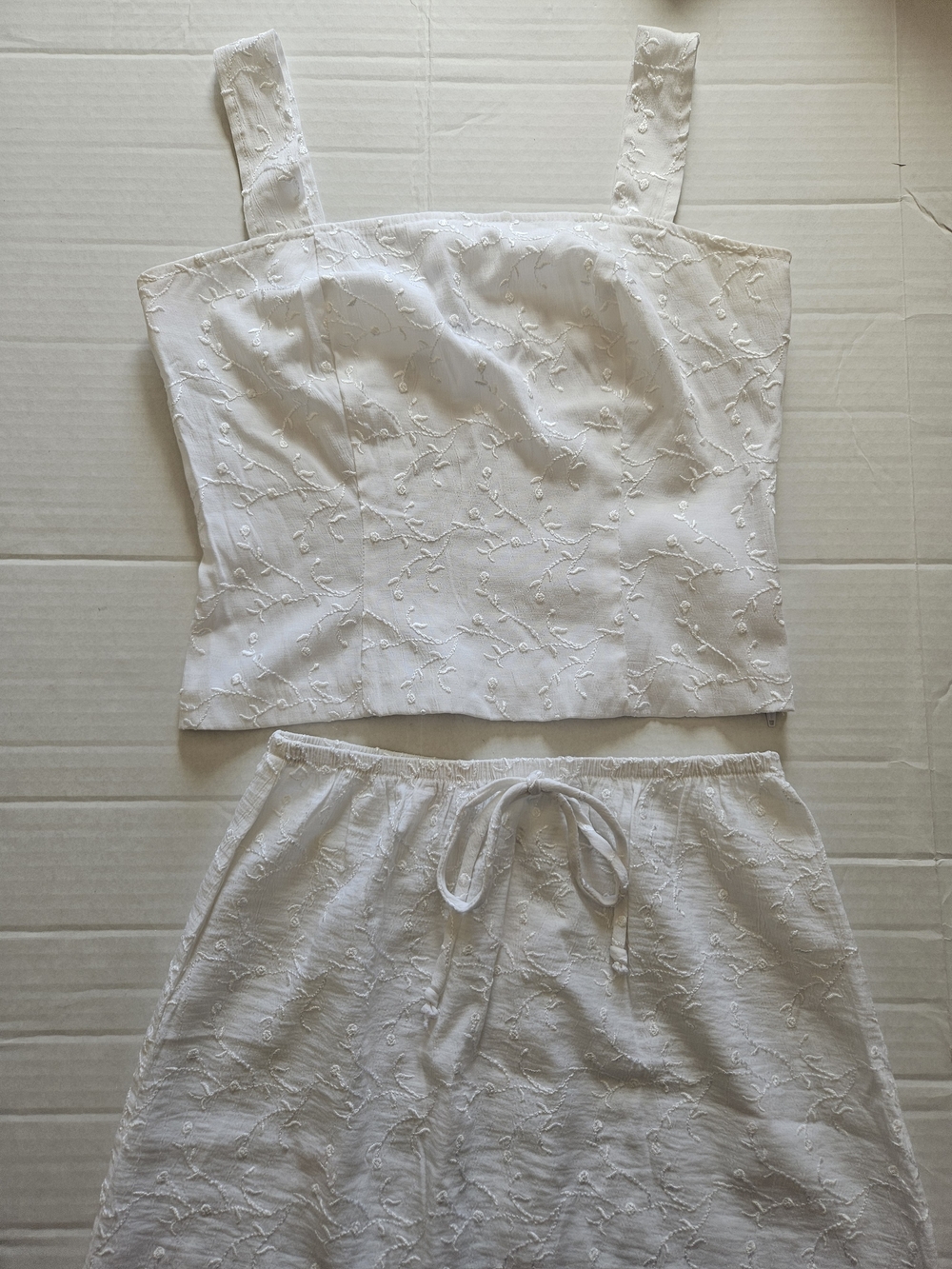 Vintage 90s Wrapper White Embroidered 2 Piece Crop Top Maxi Skirt Set 7/8